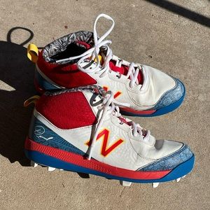 •Like New in Box• New Balance Cleats